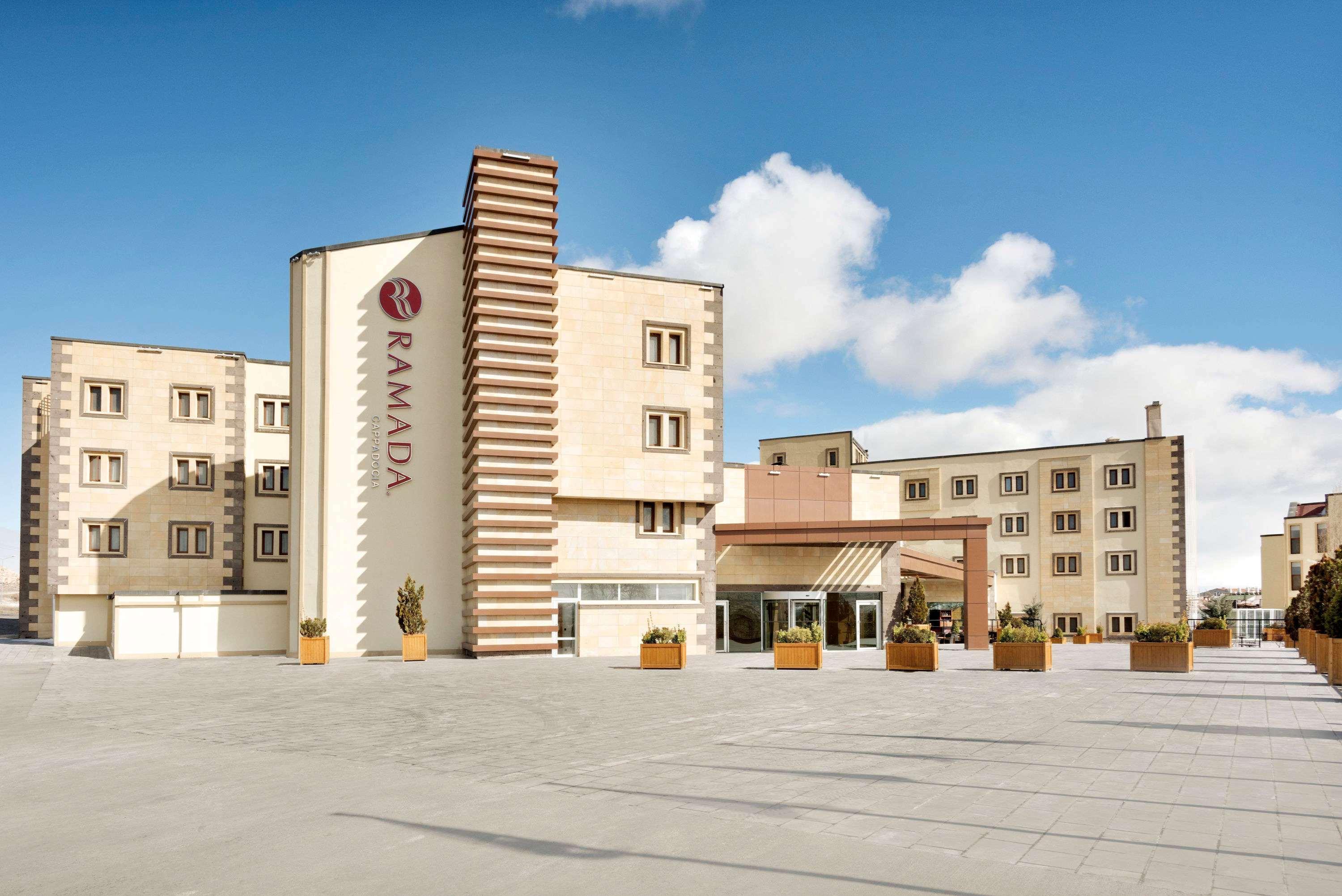 Hotel Ramada By Wyndham Cappadocia Ortahisar Exterior foto